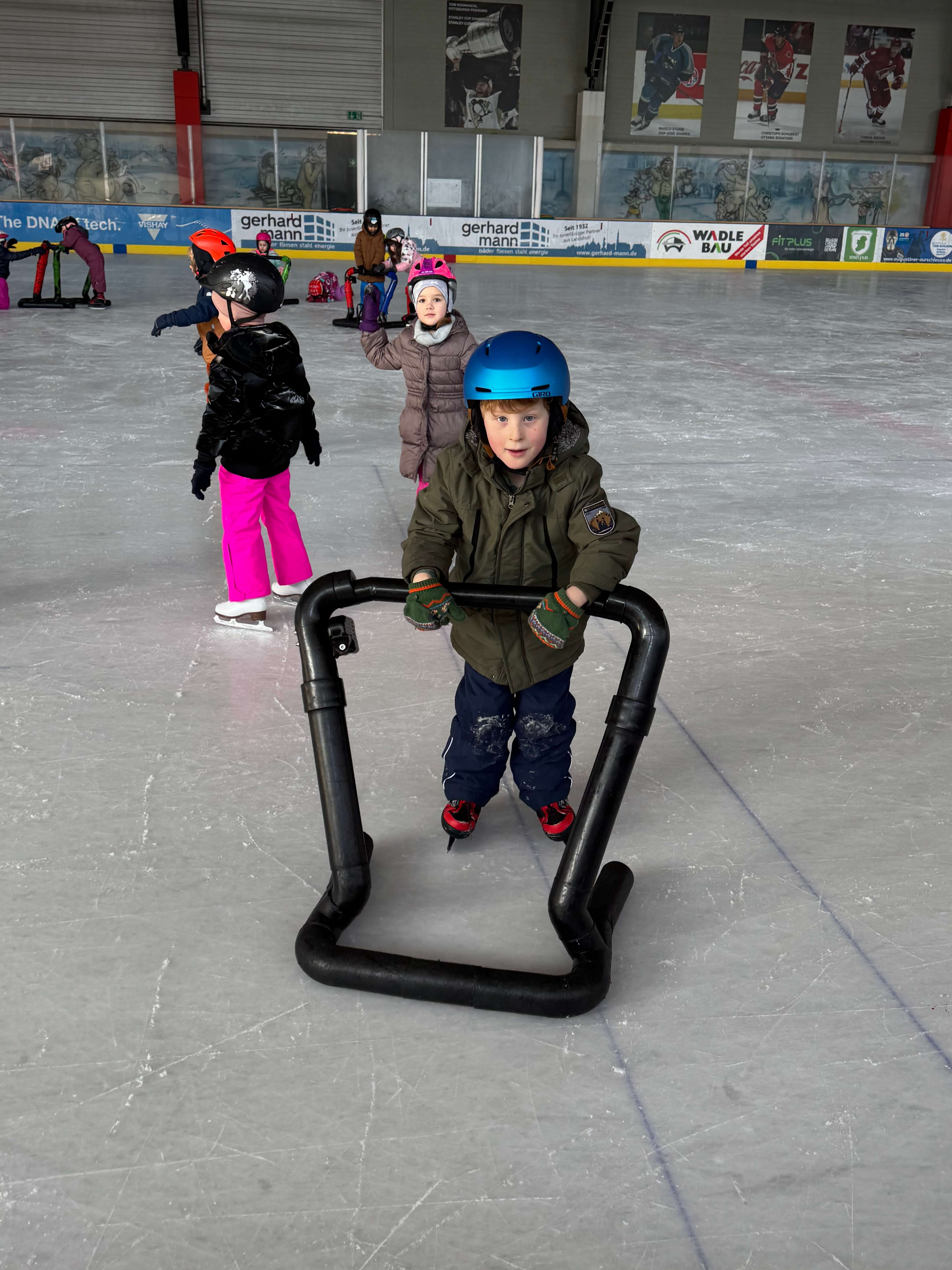 Ein Vormittag auf dem Eis: Vorschulkinder beim EV Landshut