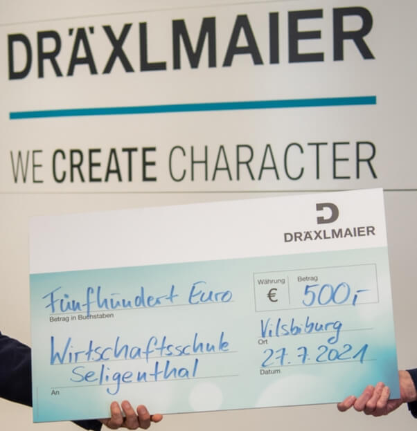 DRÄXLMAIER unterstützt das moderne Bildungsangebot der Wirtschaftsschule Seligenthal.